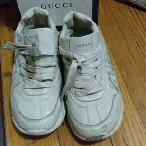 Youth Gucci shoes not sure if there authentic but I paid 500 for them BO